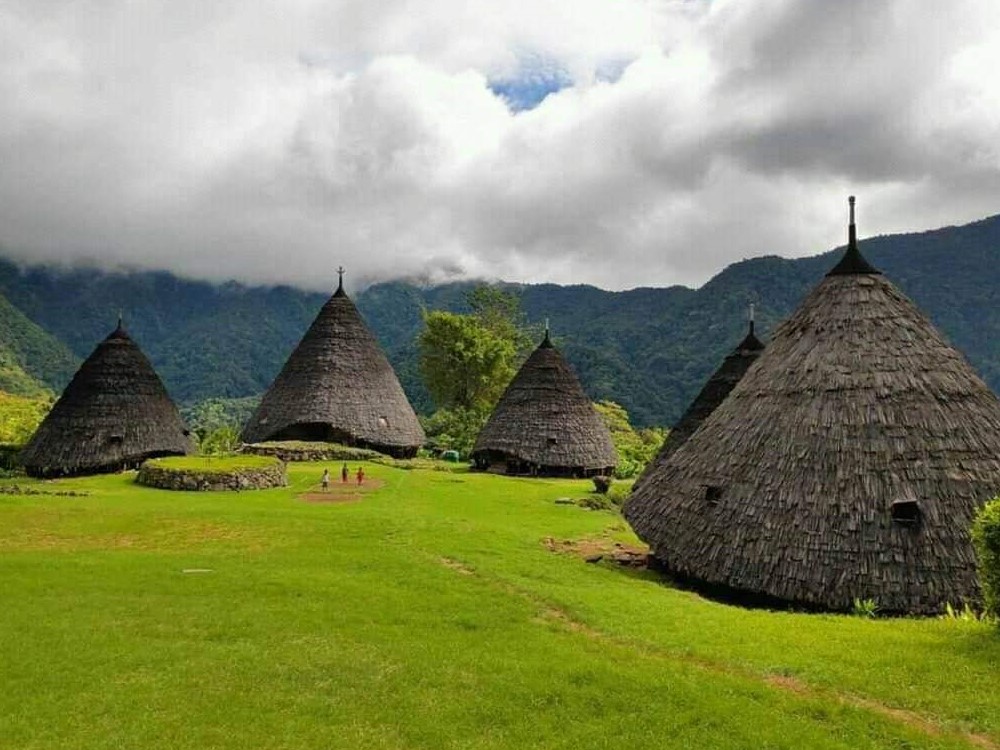 Wae Rebo Village and Komodo Trekk Tours 6D/5N